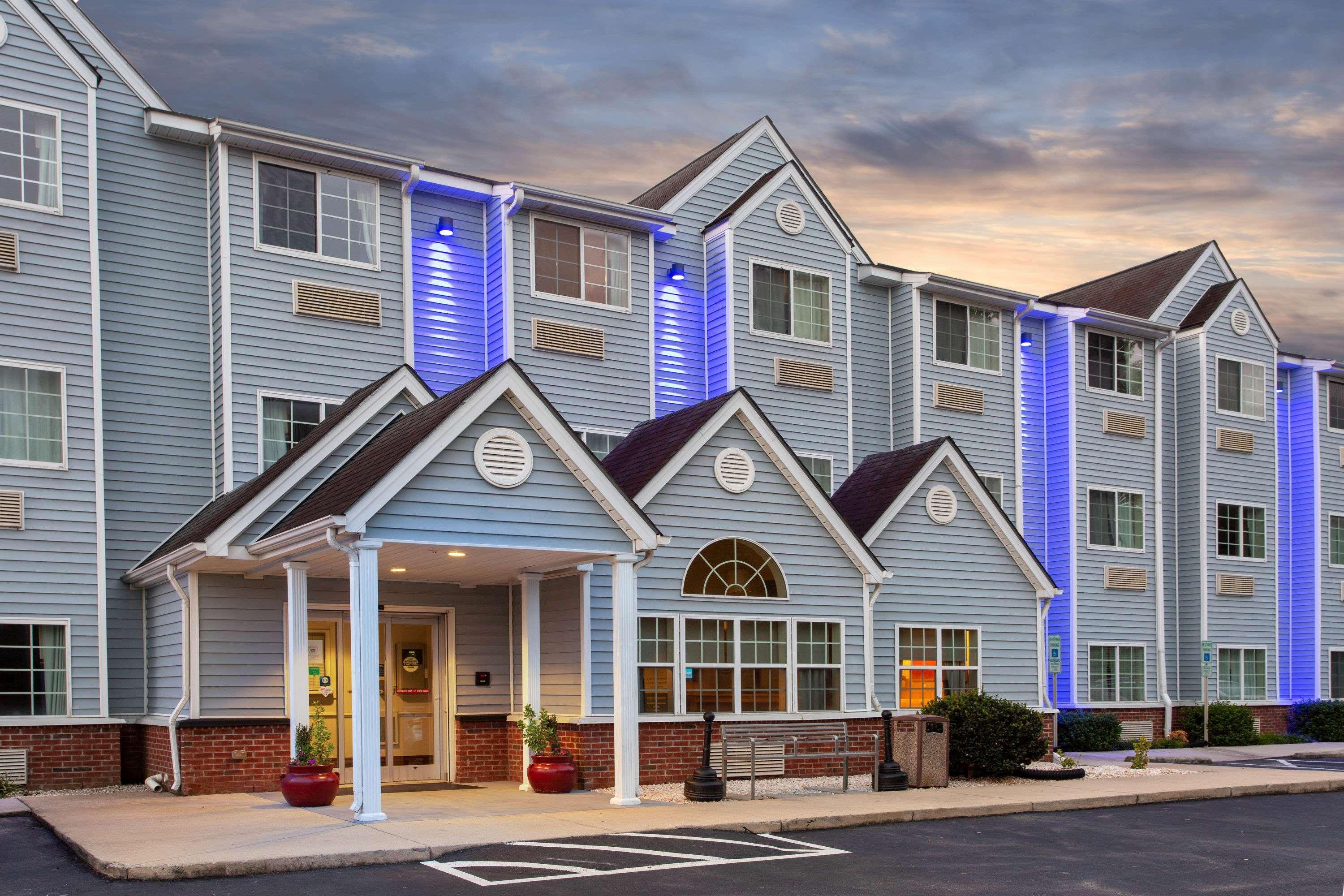 Microtel Inn & Suites By Wyndham Lillington/Campbell University Exterior photo