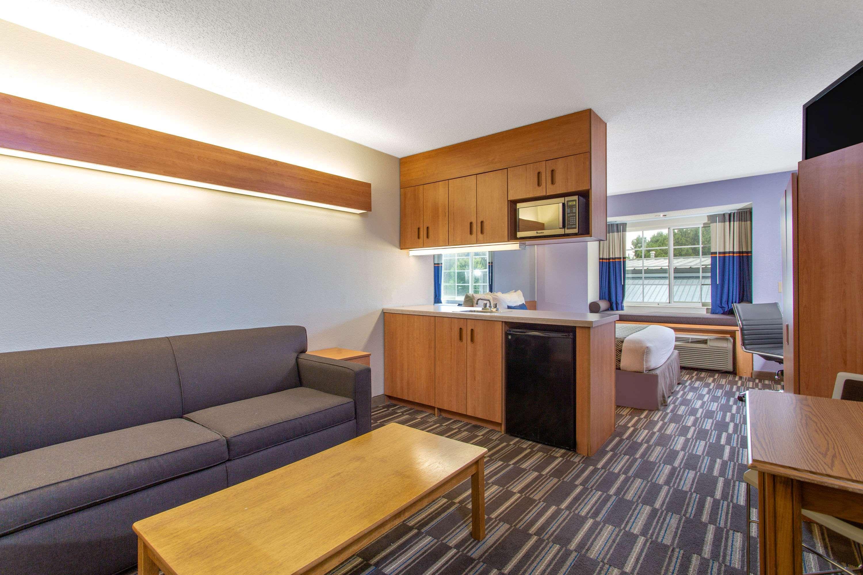 Microtel Inn & Suites By Wyndham Lillington/Campbell University Exterior photo